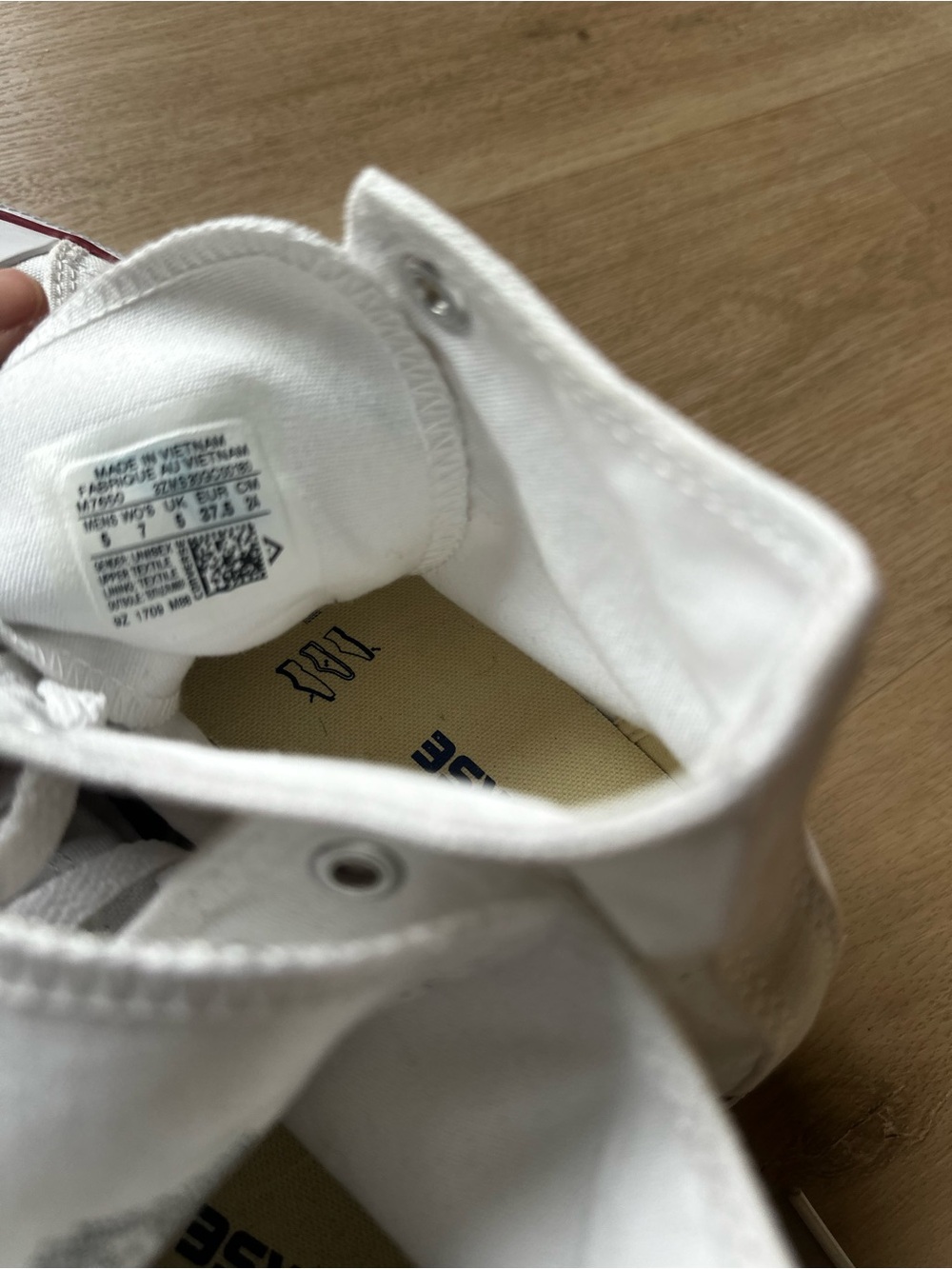 Converse White High-Top Canvas Sneakers Size 7 - Picture 6 of 7